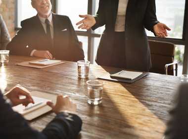 How to write an invoice reminder that prompts clients to pay