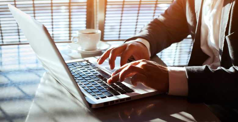 How to design websites with AI in 2025 (best practices)
