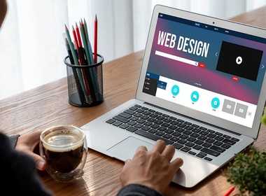 AI website builders vs hiring a developer – Which costs more in 2026?